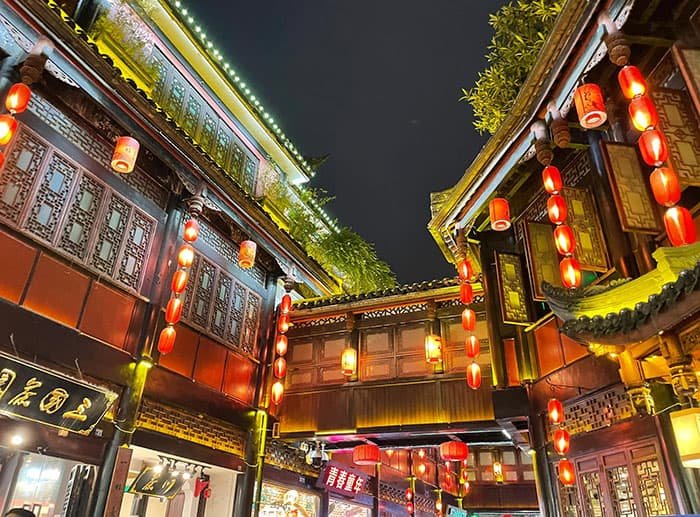 chengdu jinli ancient street at night